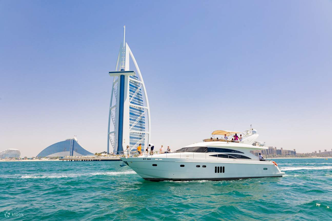 Dubai Luxury Yacht Tour